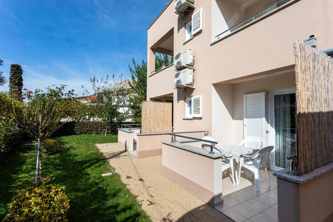 Apartments Crnekovic V Baska  Exterior photo