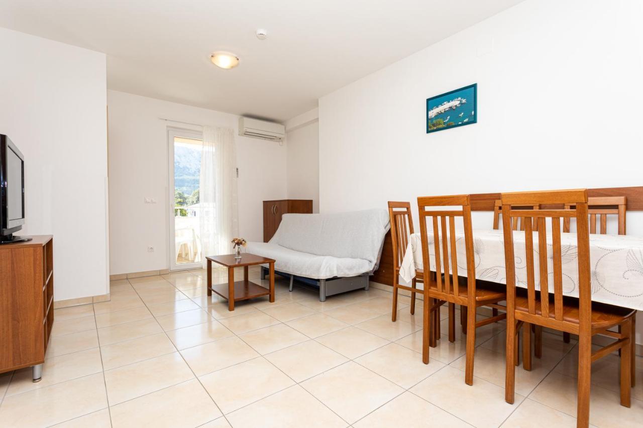 Apartments Crnekovic V Baska  Exterior photo