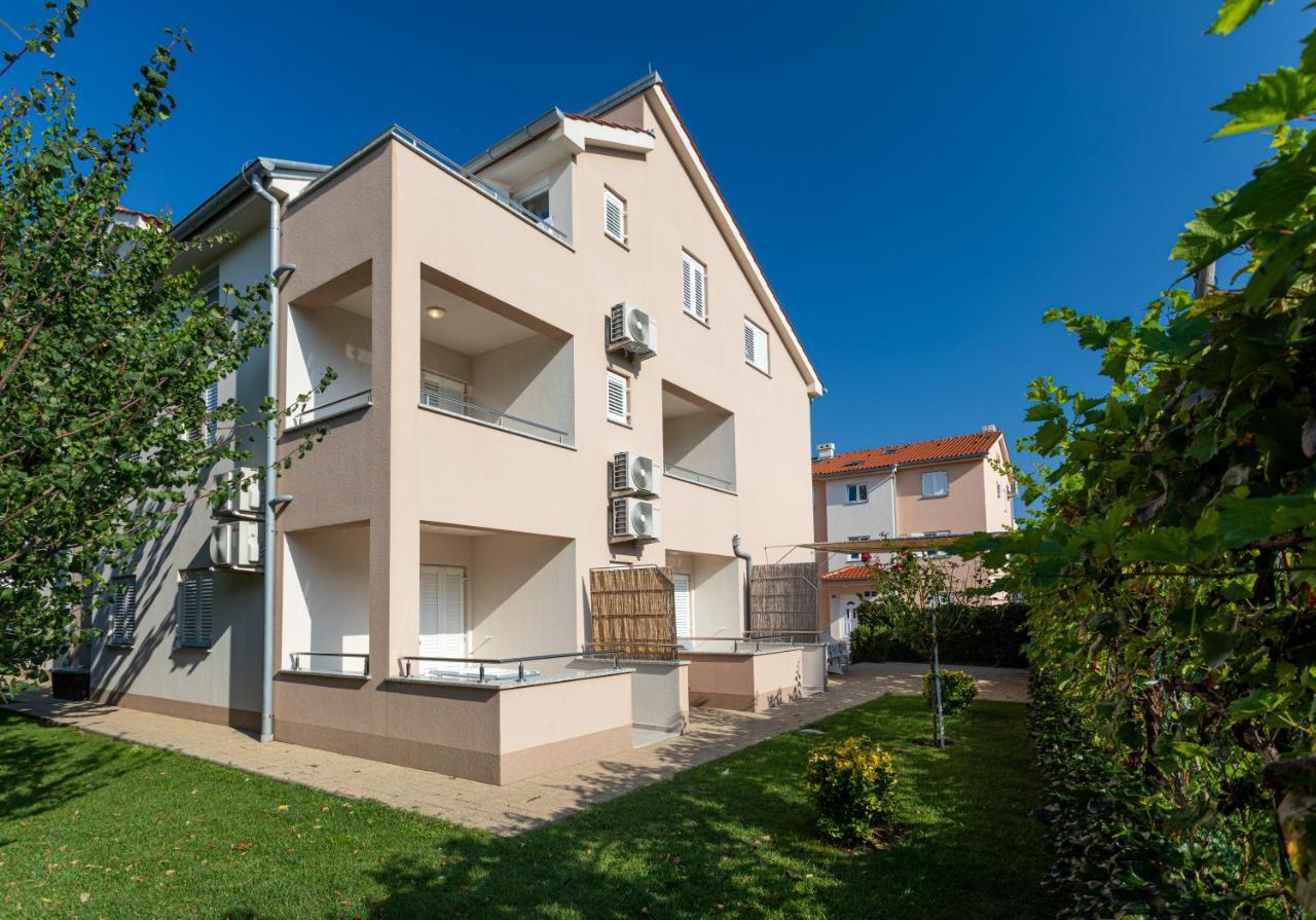 Apartments Crnekovic V Baska  Exterior photo