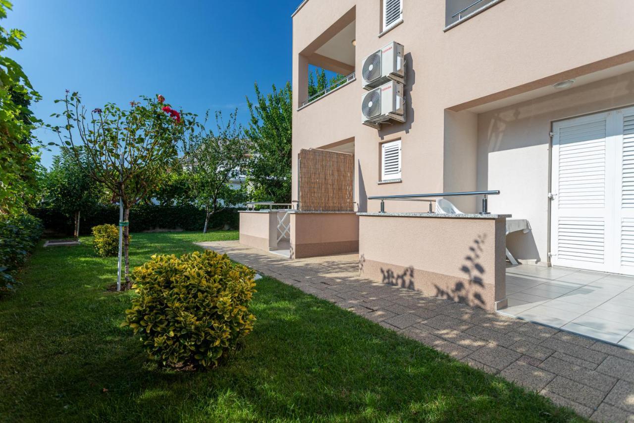 Apartments Crnekovic V Baska  Exterior photo